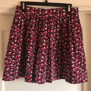 Cute Floral Skirt with Pockets!